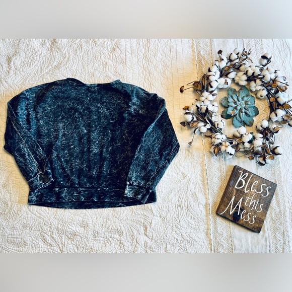 BB Dakota x Steve Madden Black Acid Wash Cropped Sweatshirt Size Medium - Picture 10 of 11